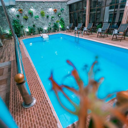 Pino Vere Palace Hotel Tbilisi Buitenkant foto