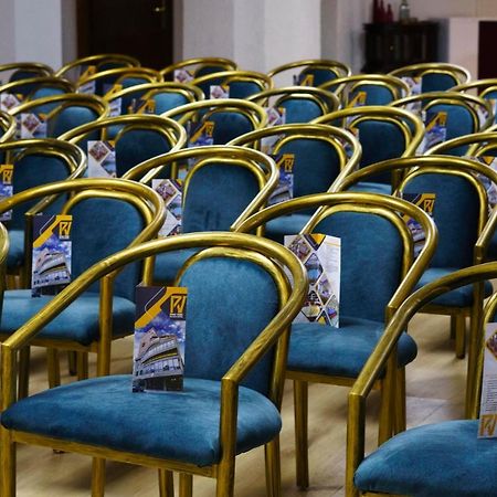 Pino Vere Palace Hotel Tbilisi Buitenkant foto