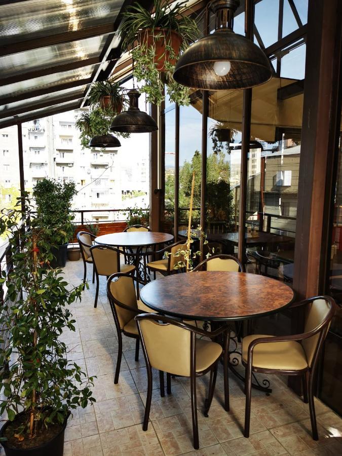 Pino Vere Palace Hotel Tbilisi Buitenkant foto