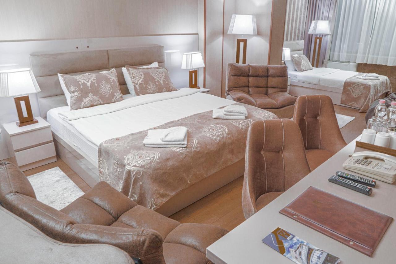 Pino Vere Palace Hotel Tbilisi Buitenkant foto