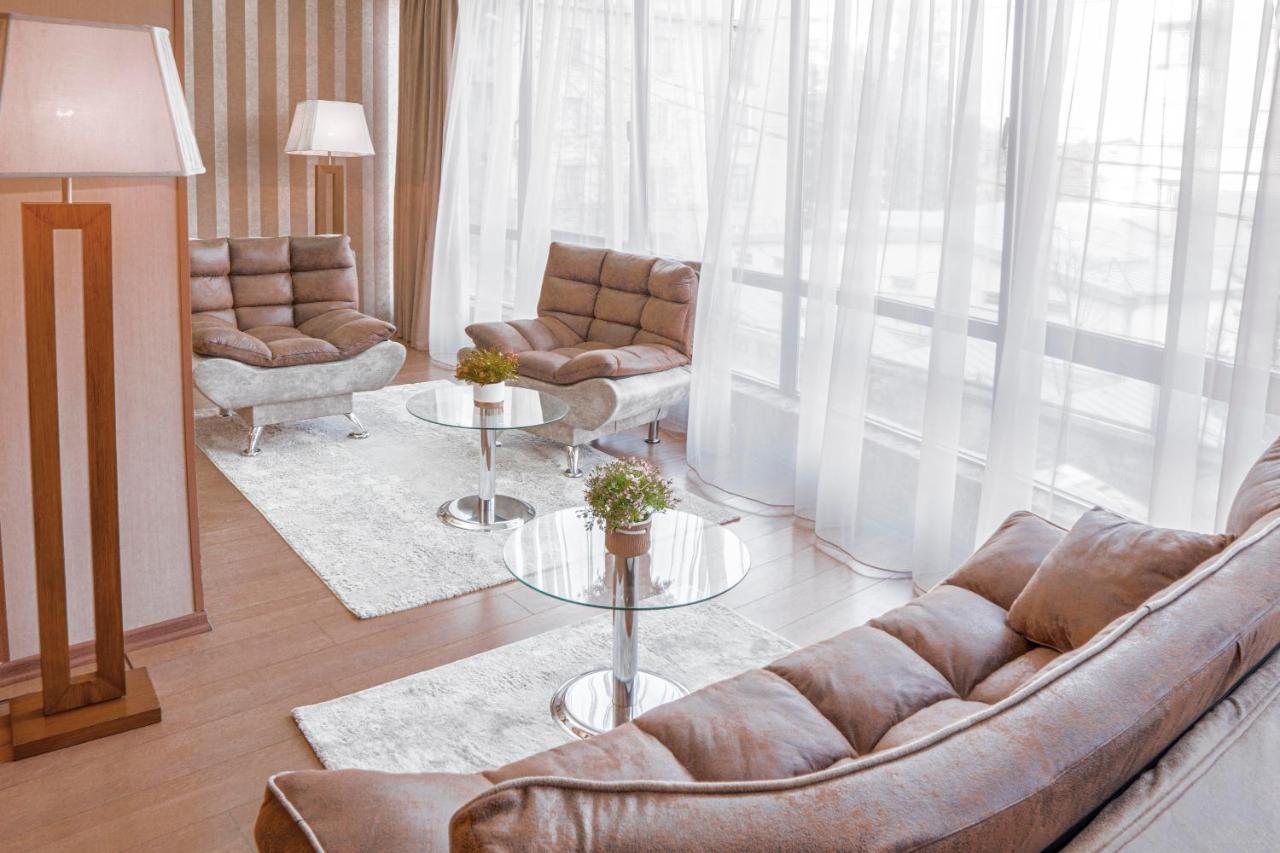 Pino Vere Palace Hotel Tbilisi Buitenkant foto