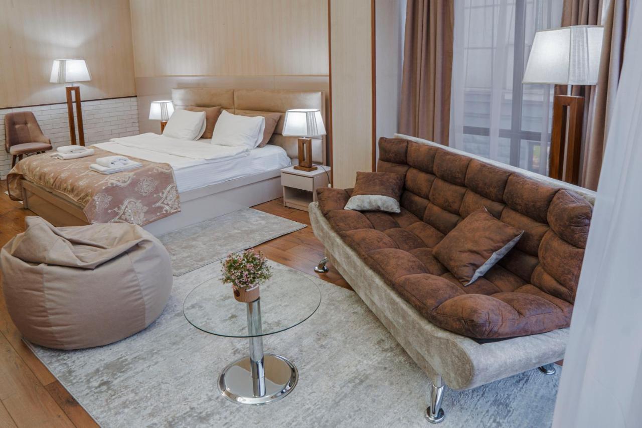 Pino Vere Palace Hotel Tbilisi Buitenkant foto