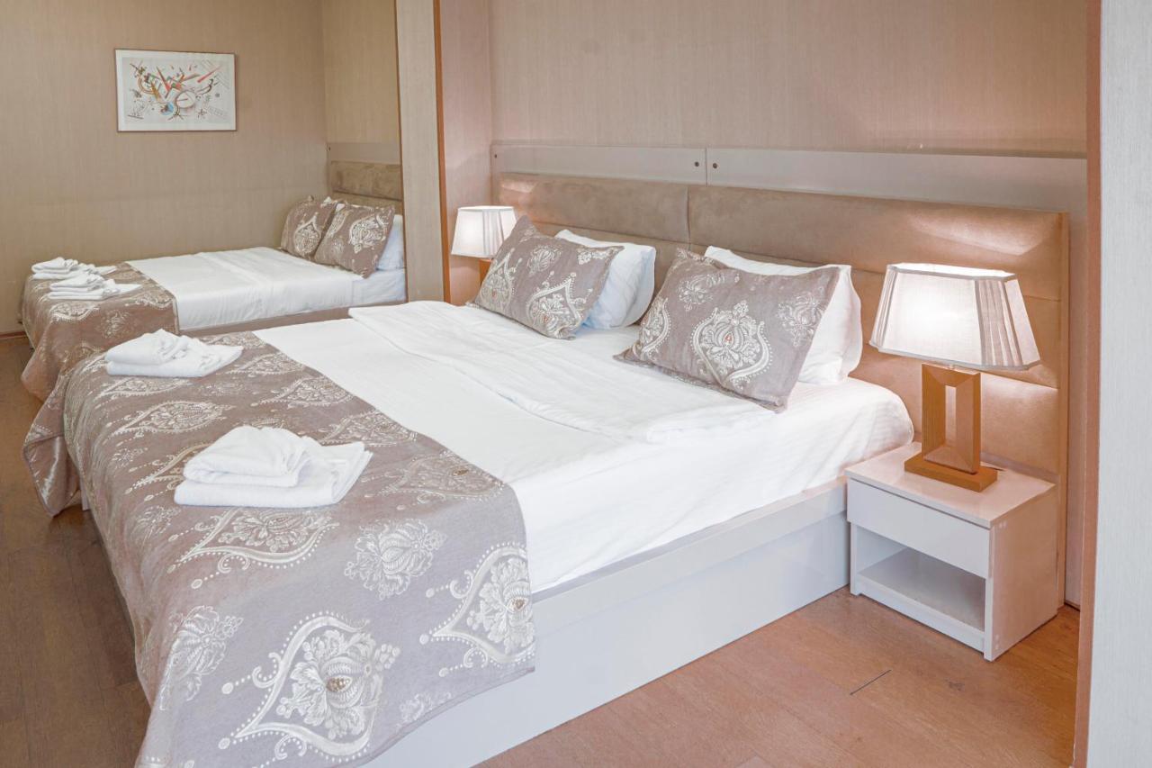 Pino Vere Palace Hotel Tbilisi Buitenkant foto